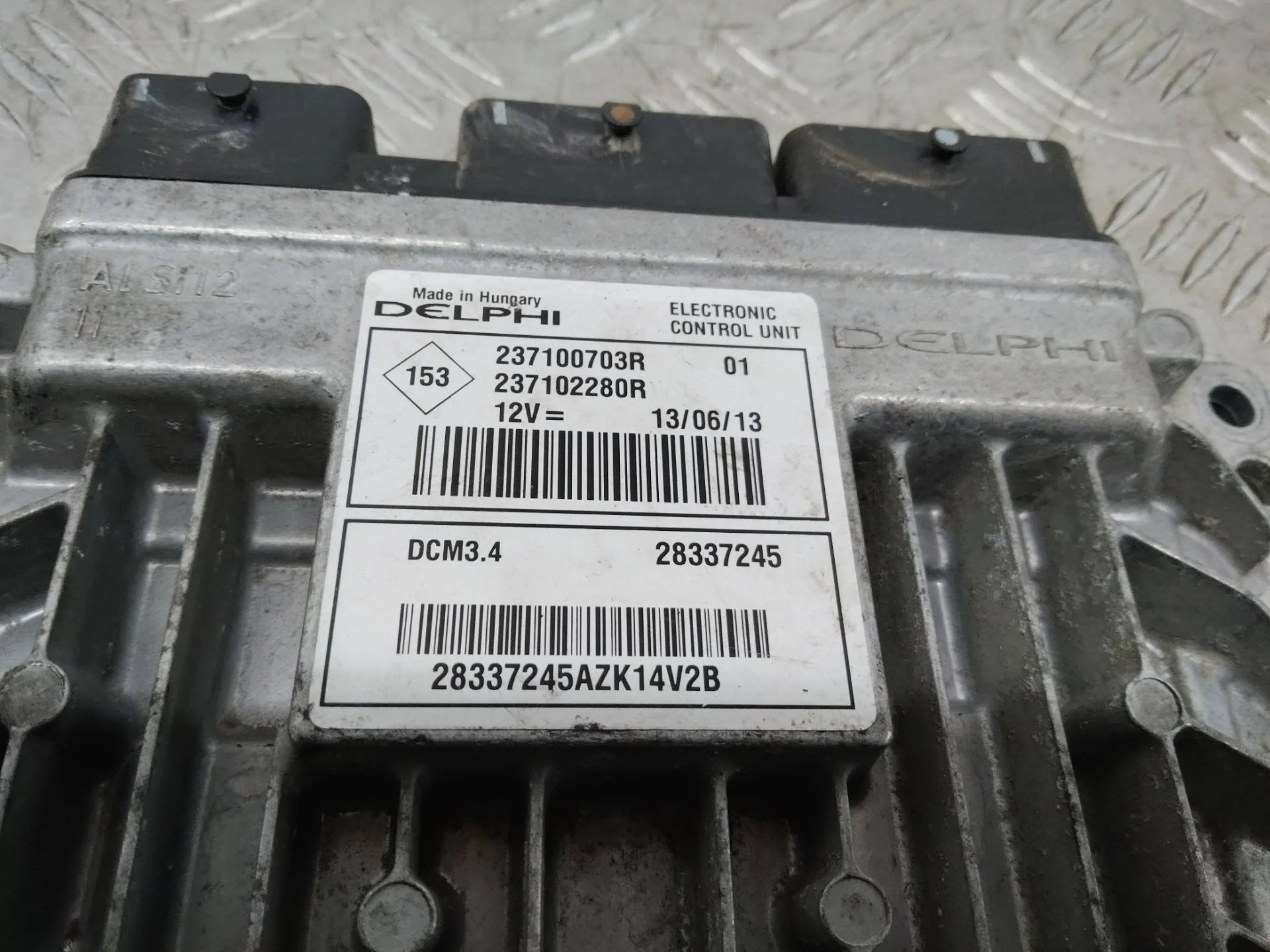 блок управления двигателем Dacia Logan 2  2013