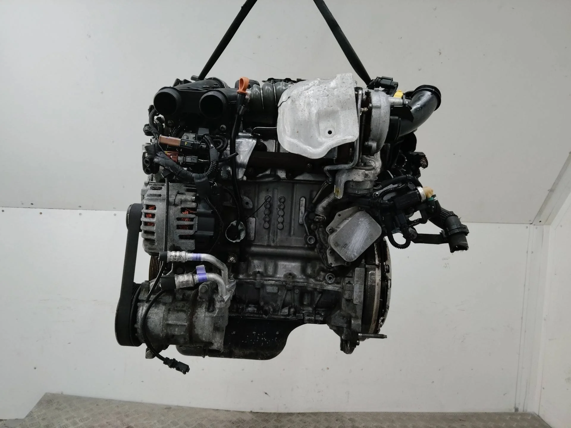 двигатель в сборе Peugeot 308 T7  2012