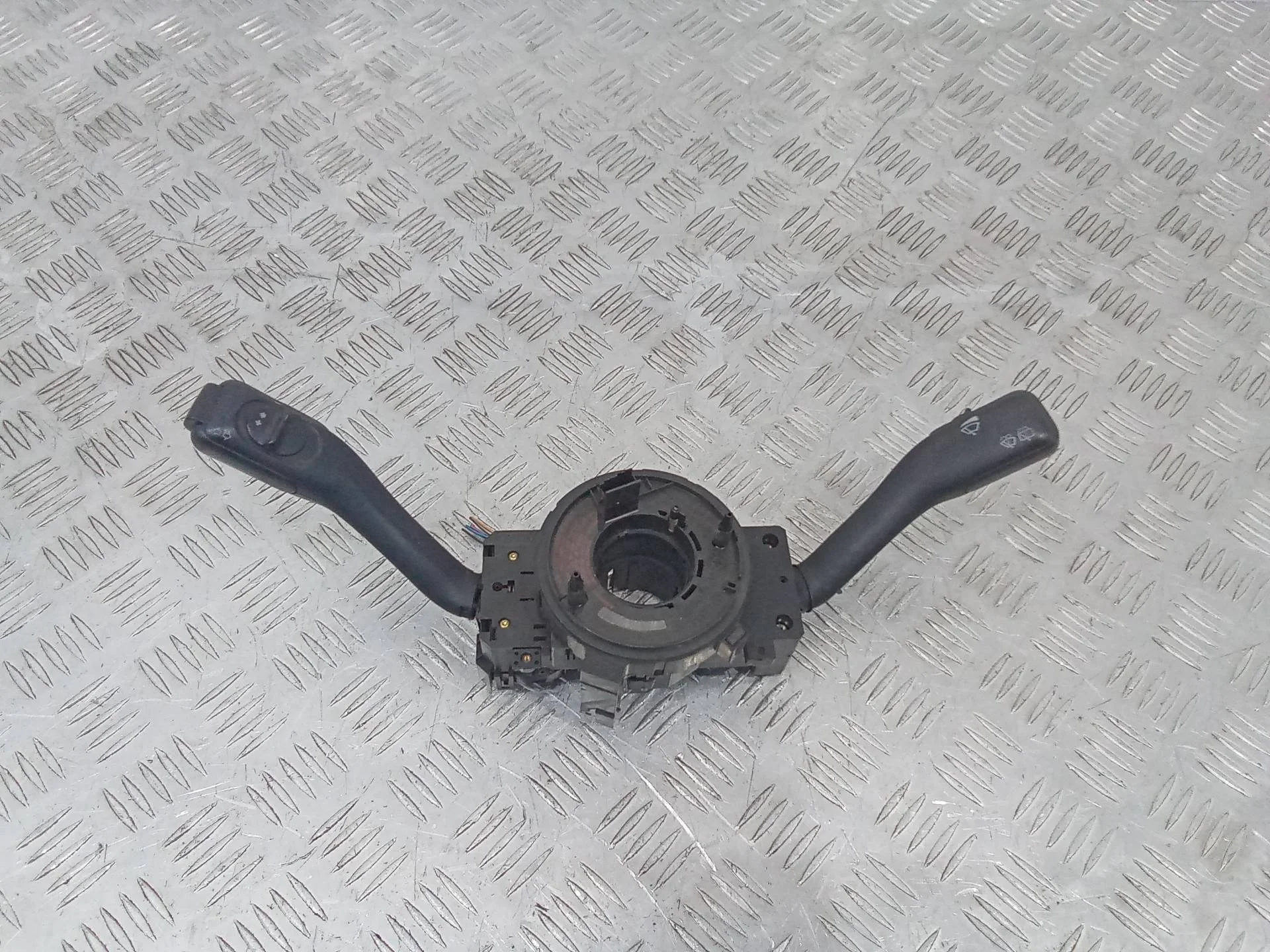 переключатель подрулевой (стрекоза) Volkswagen Passat B5  1998