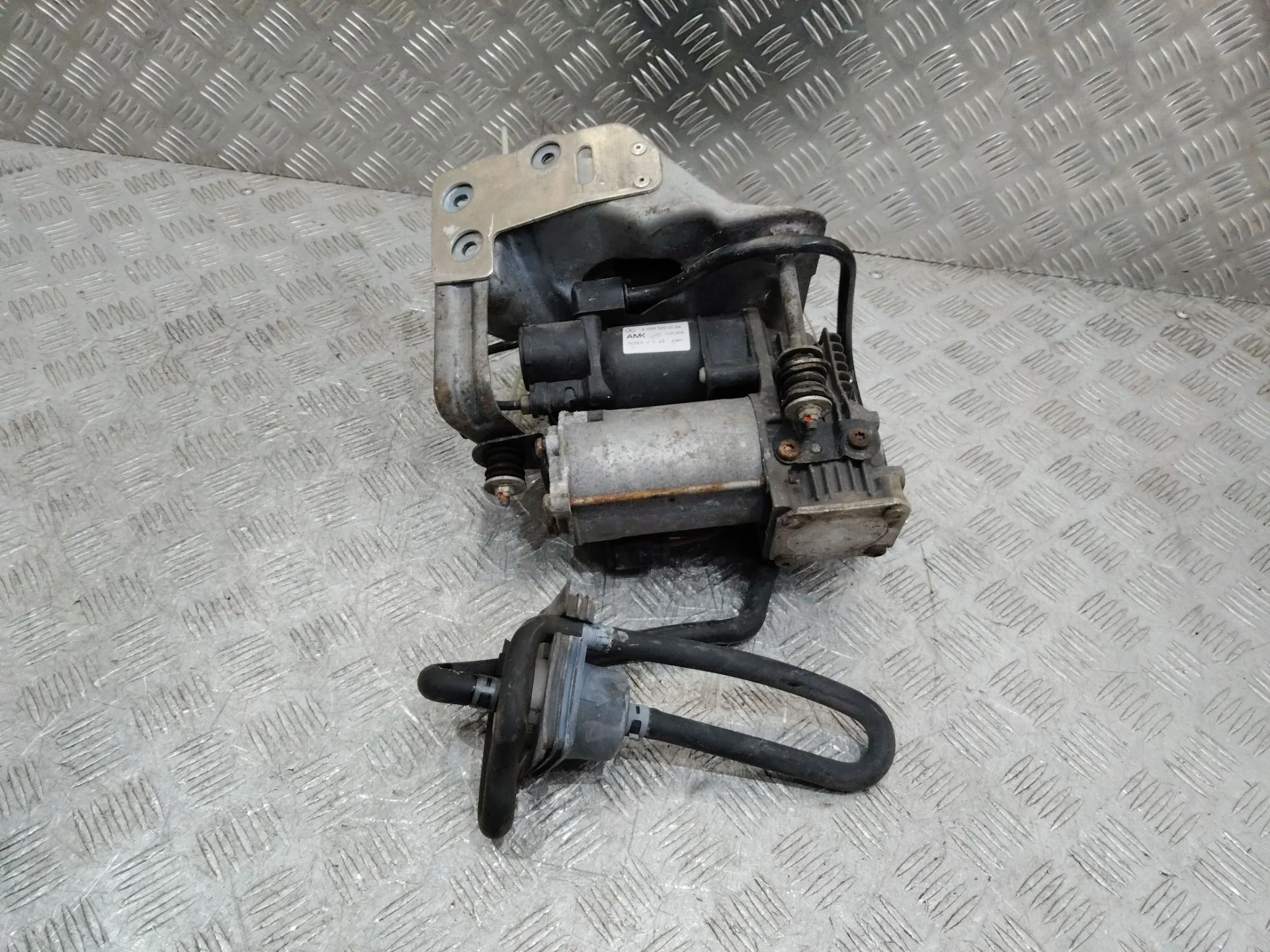 компрессор пневмоподвески Mercedes-Benz S W222/C217/A217  2015