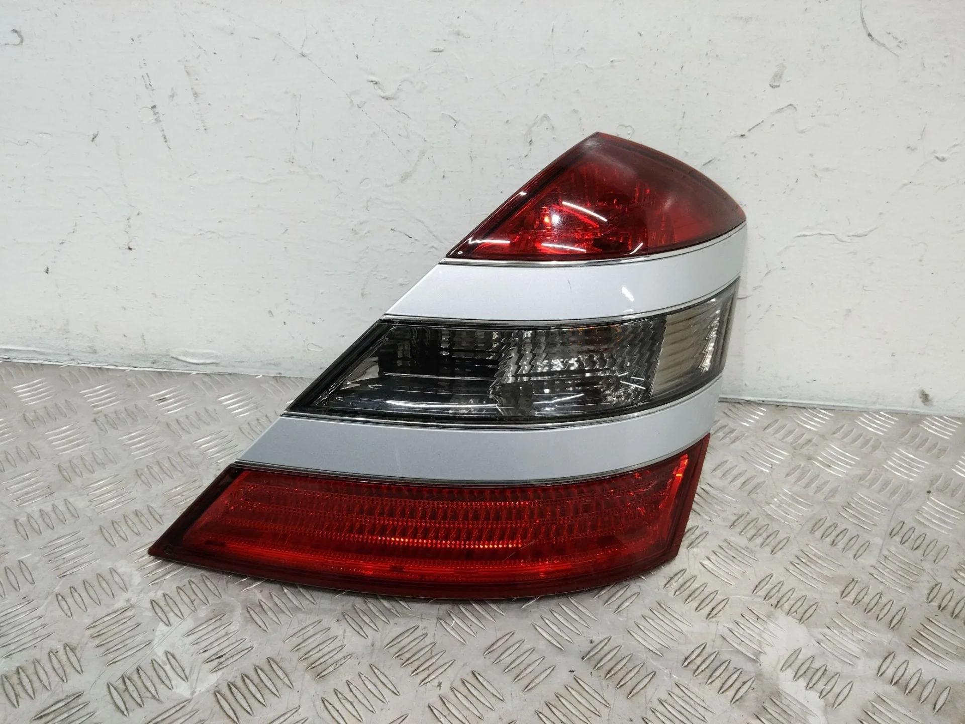 фонарь задний правый Mercedes-Benz S W221  2007