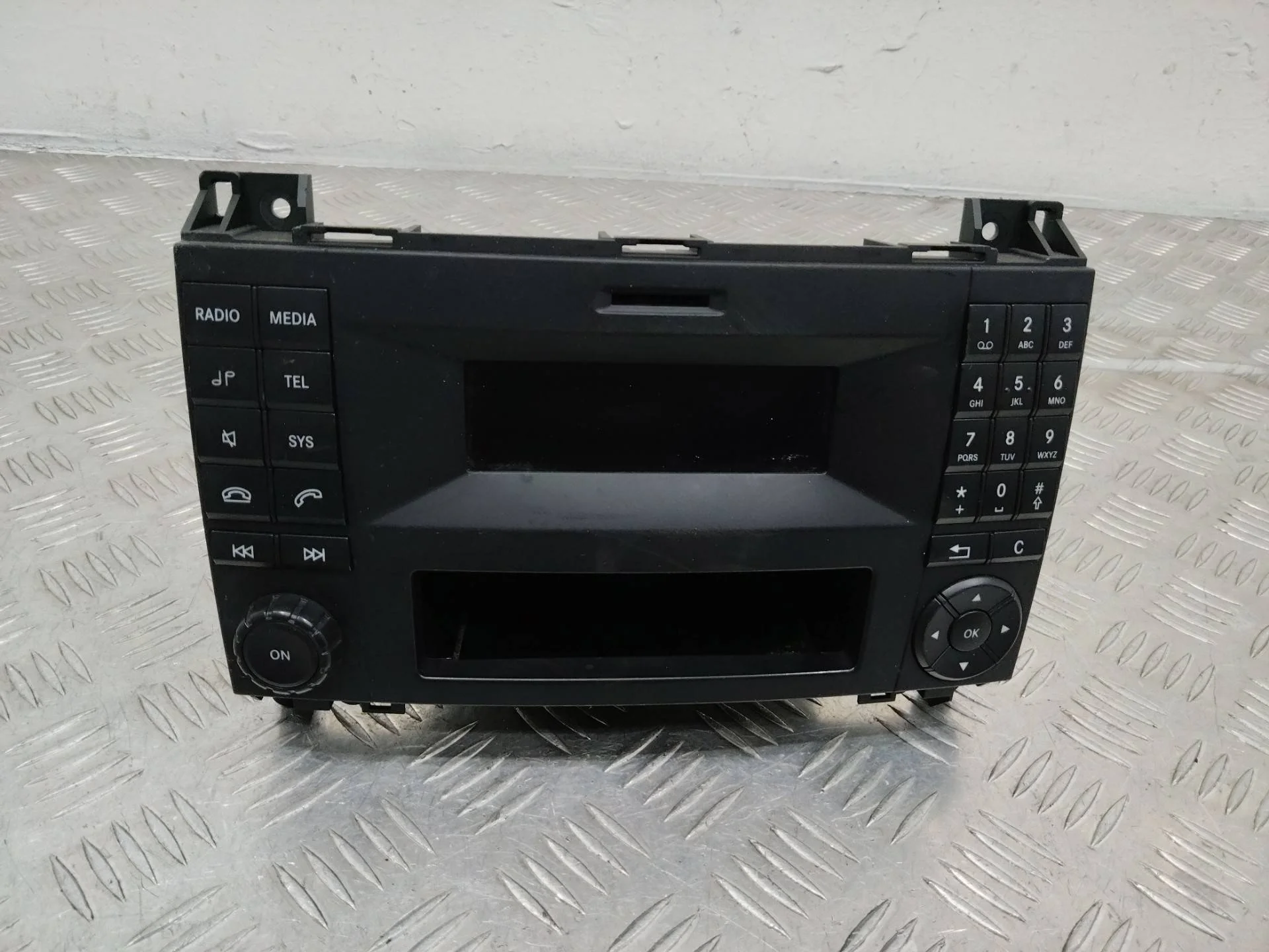 магнитола Mercedes-Benz Sprinter W906 рест.  2015