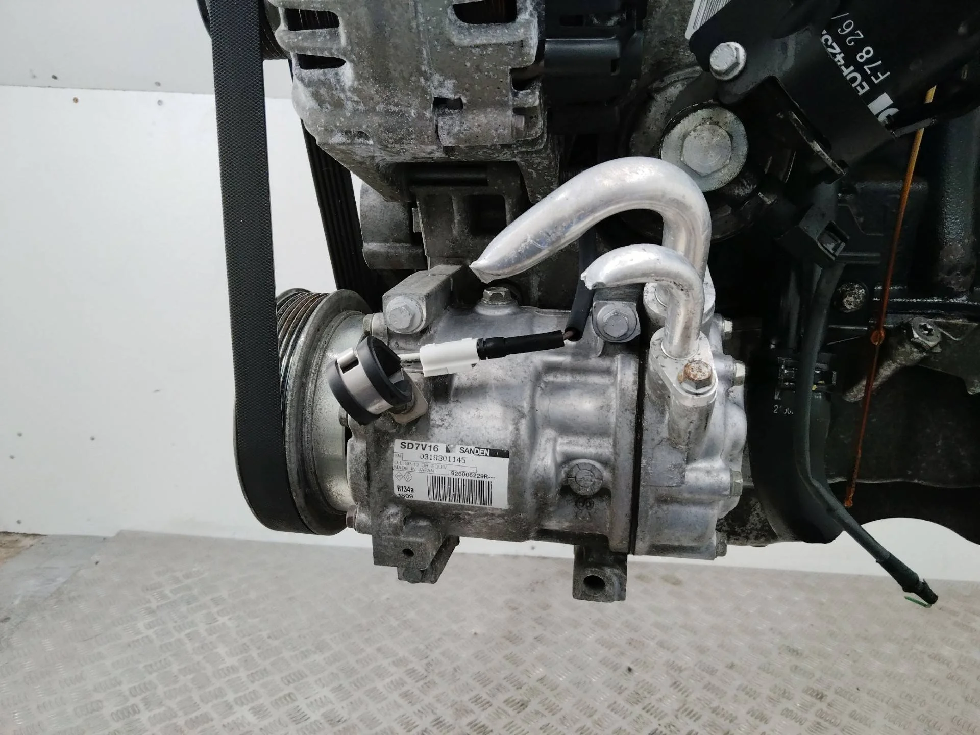 компрессор кондиционера Renault Duster  2012