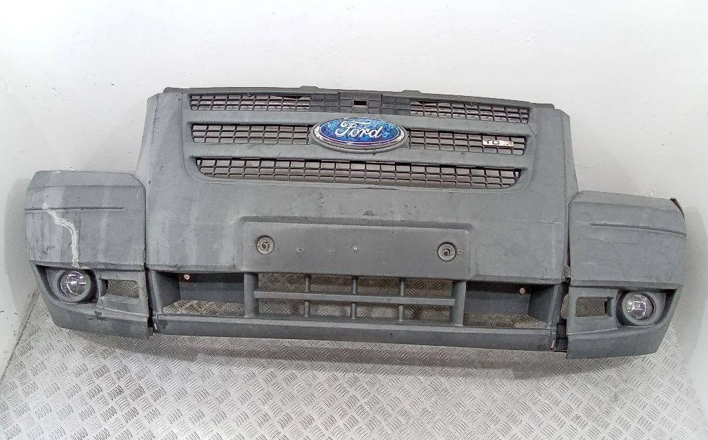 бампер передний Ford Transit 7  2007