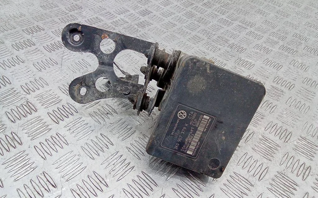 блок ABS Volkswagen Golf 5  2005