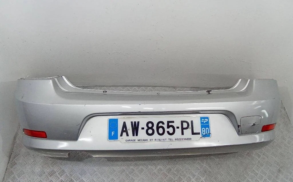 бампер задний Dacia Logan  2009