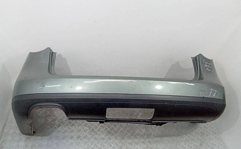 бампер задний Volkswagen Passat B6  2005