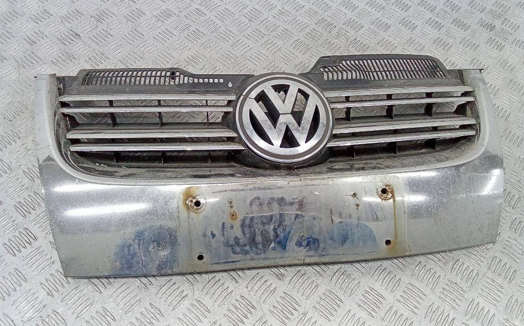 решетка радиатора Volkswagen Jetta 5  2005