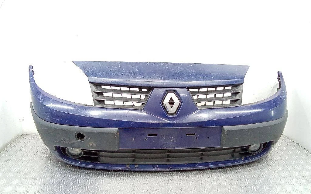 бампер передний Renault Scenic 2  2004