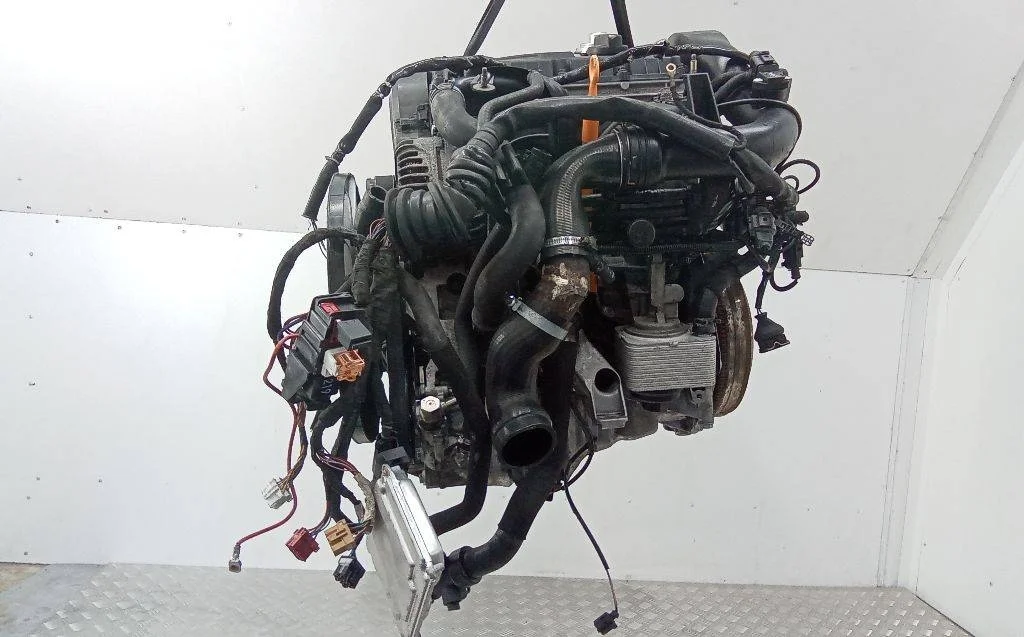 двигатель Audi A4 B5  2001
