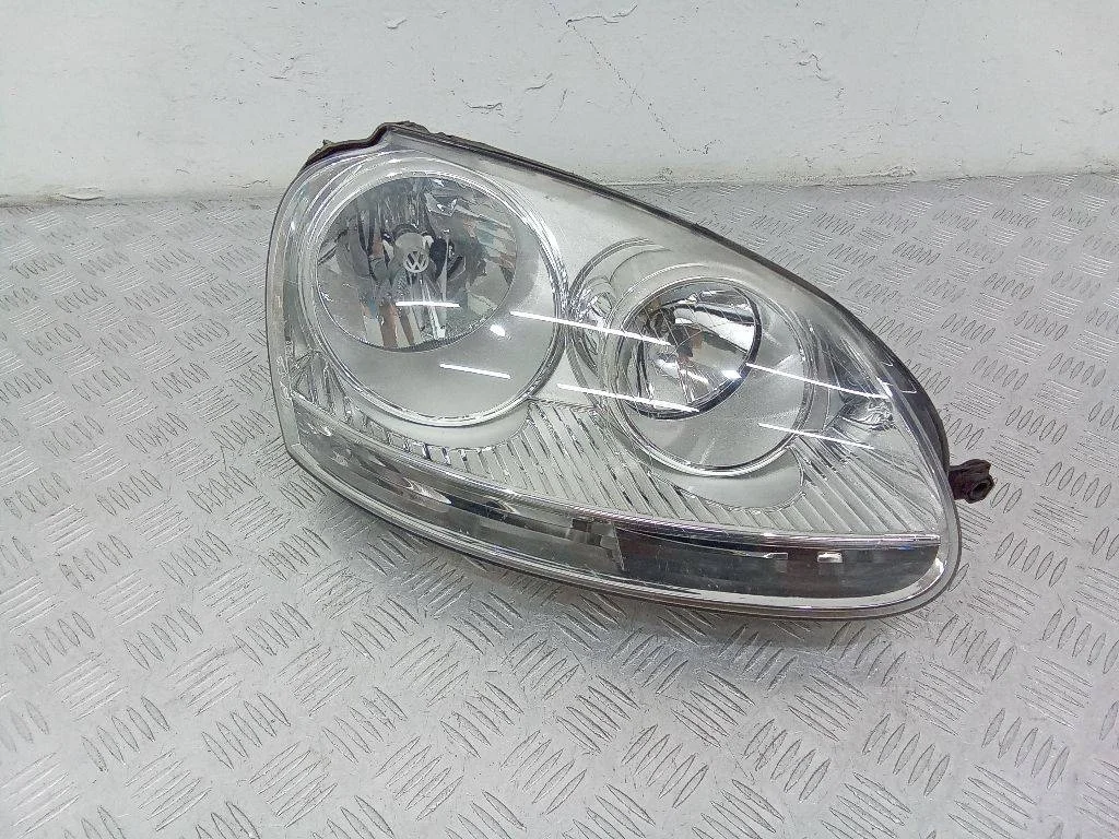 фара правая Volkswagen Golf 5  2005