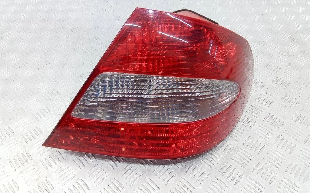 фонарь задний правый Mercedes-Benz CLK C209/A209  2007