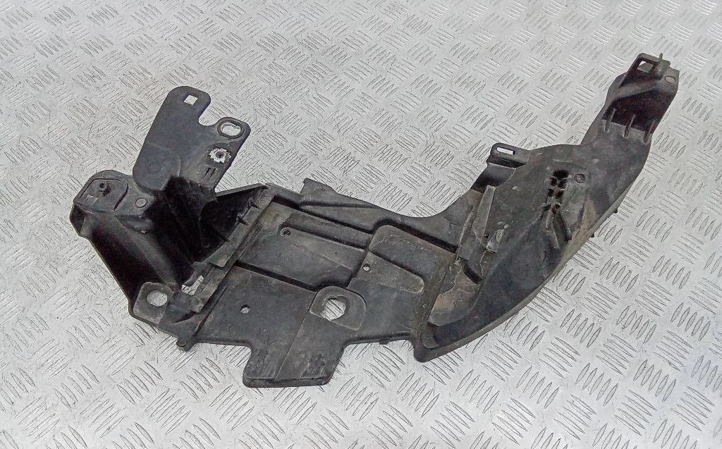 крепление фары (кронштейн фары) левой Renault Megane 3  2010