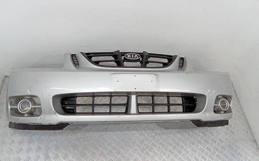 бампер передний Kia Cerato  2005