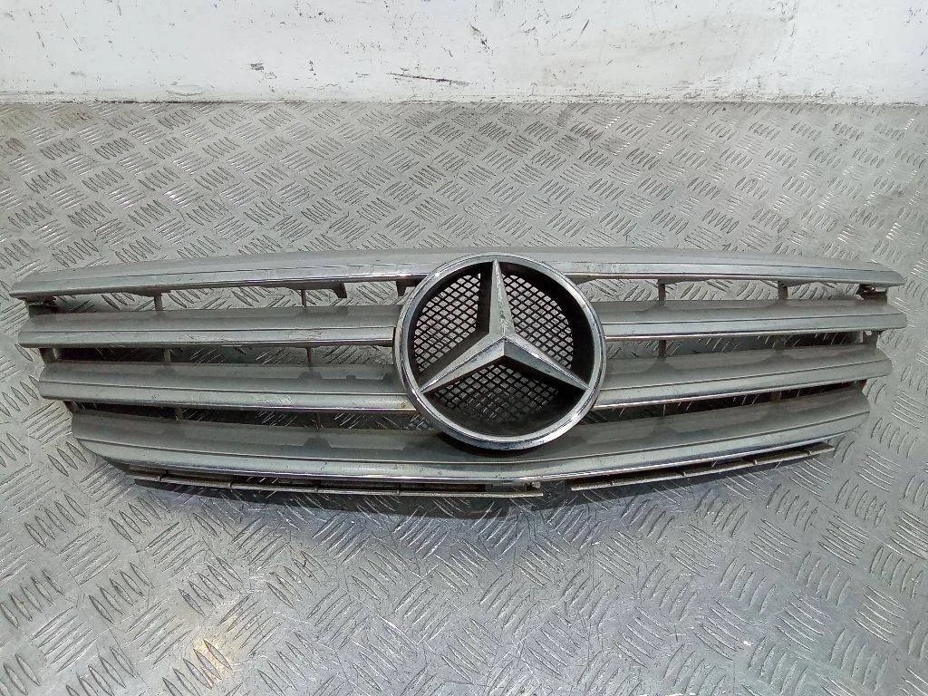 решетка радиатора Mercedes-Benz A W169  2005