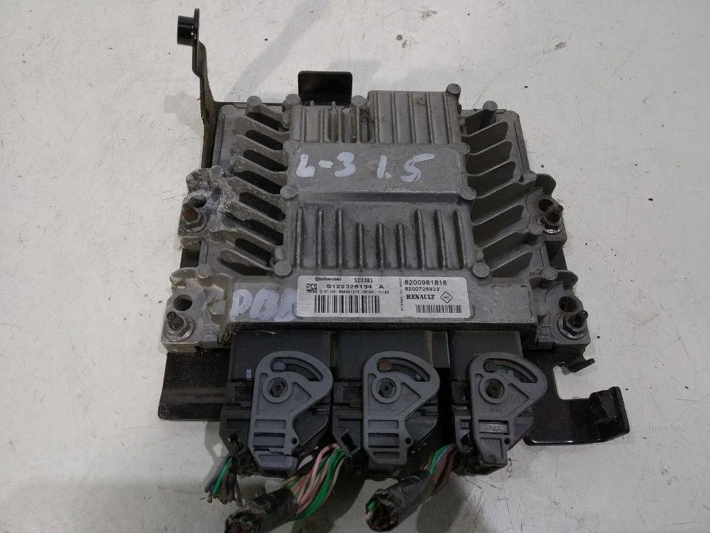 блок управления двигателем Renault Laguna 3  2010