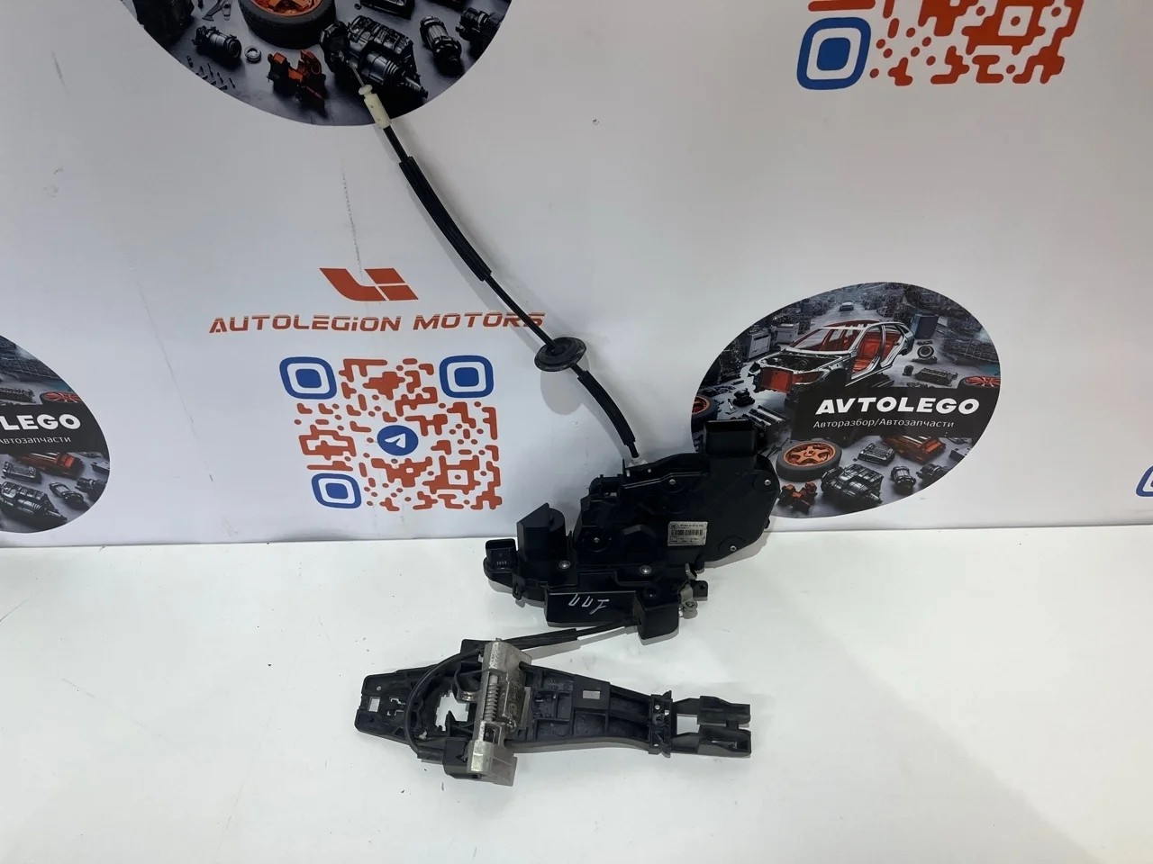 Замок двери передний правый Land Rover Range Rover Sport 2009 LR014100 L320 306DT
