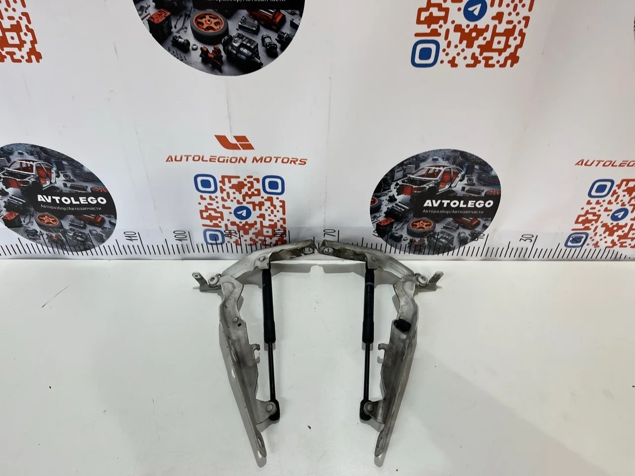 Петли капота Volvo V60 2016 31385812 D4204T9