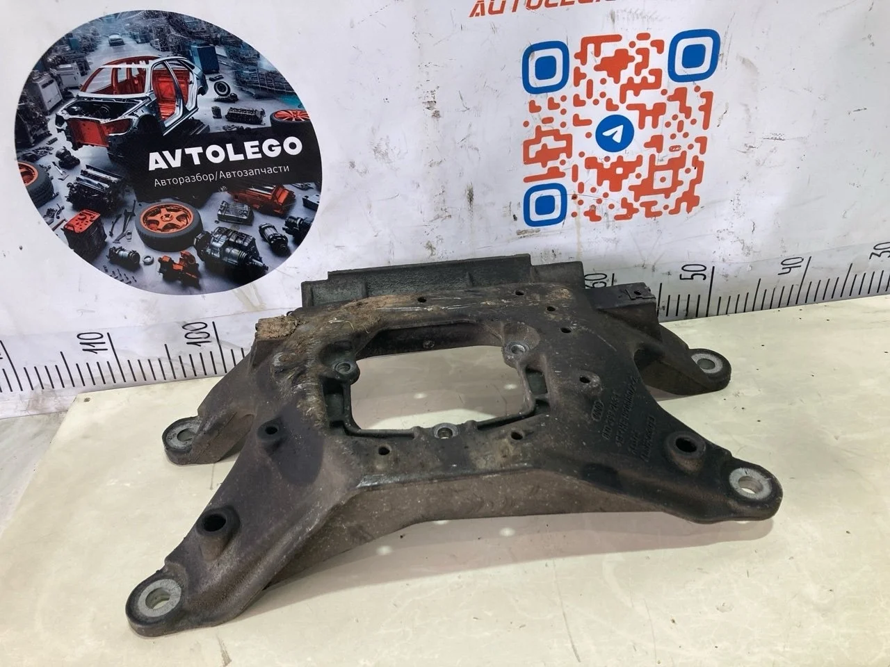 Кронштейн Audi A5 2010 8T