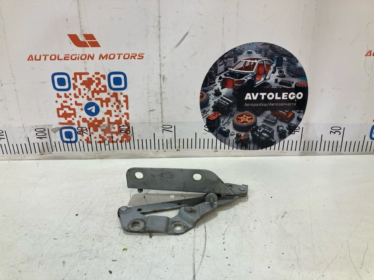 Петли капота Land Rover Freelander 2009 LR001565 L359 224DT, левые