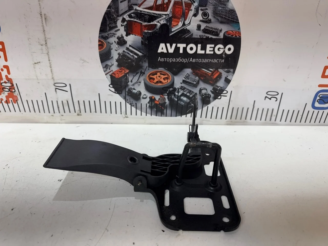 Крючок капота Audi A5 2010 8T0823480 8T CDNC
