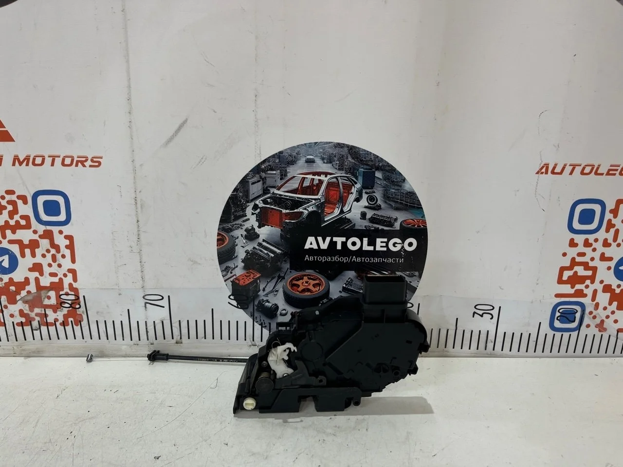 Замок двери задний правый Volvo V70 2009