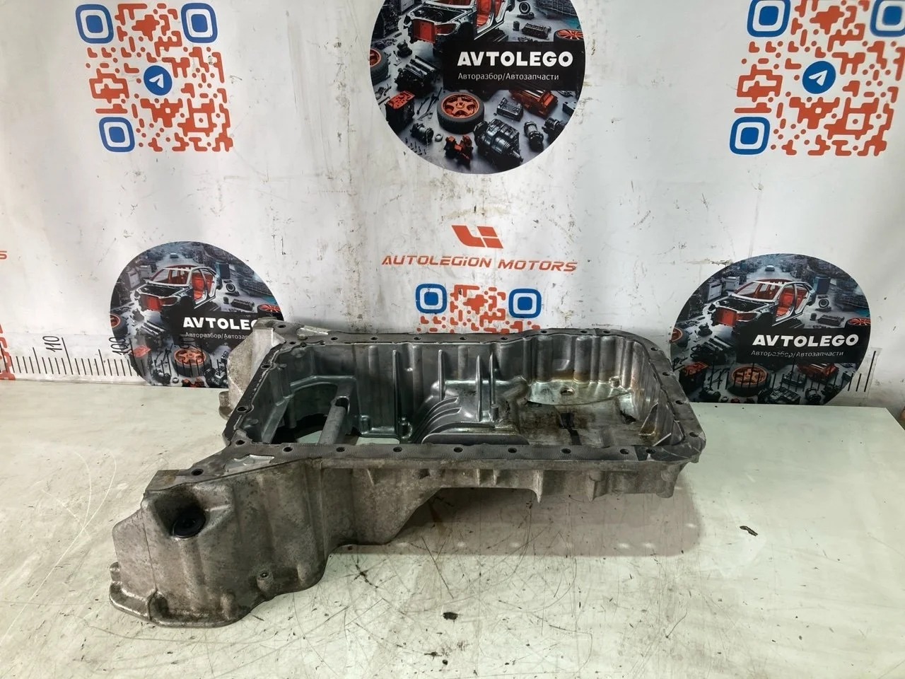 Поддон двигателя Mercedes benz C300 2011 A2720140802 W204 272.947