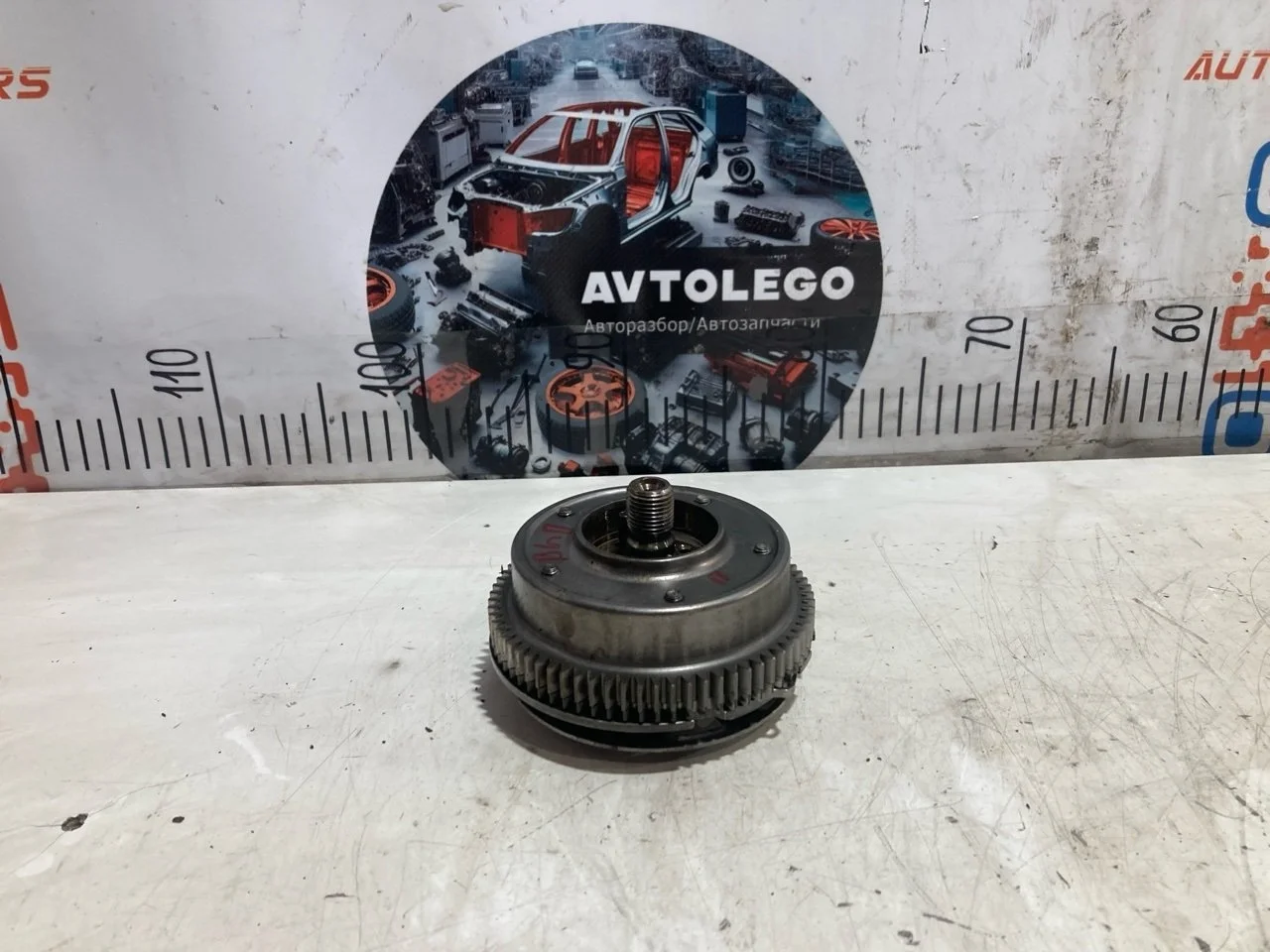Фазорегулятор выпускной Mercedes benz C350 2011 A2720506847 W204 272.961, правый