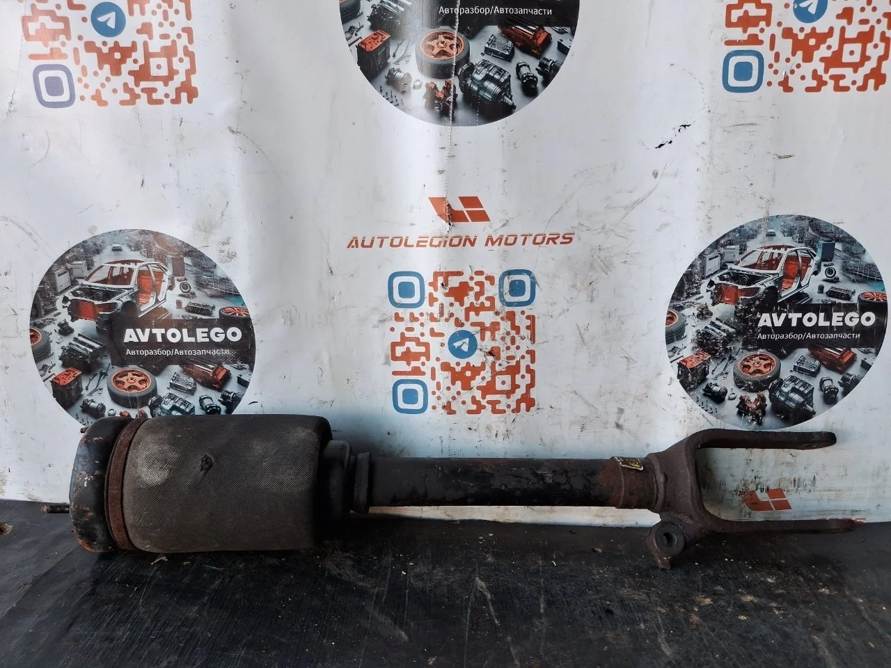 Амортизатор передний (Стойка) Mercedes benz GL450 2011 A1643204513 X164 273.923