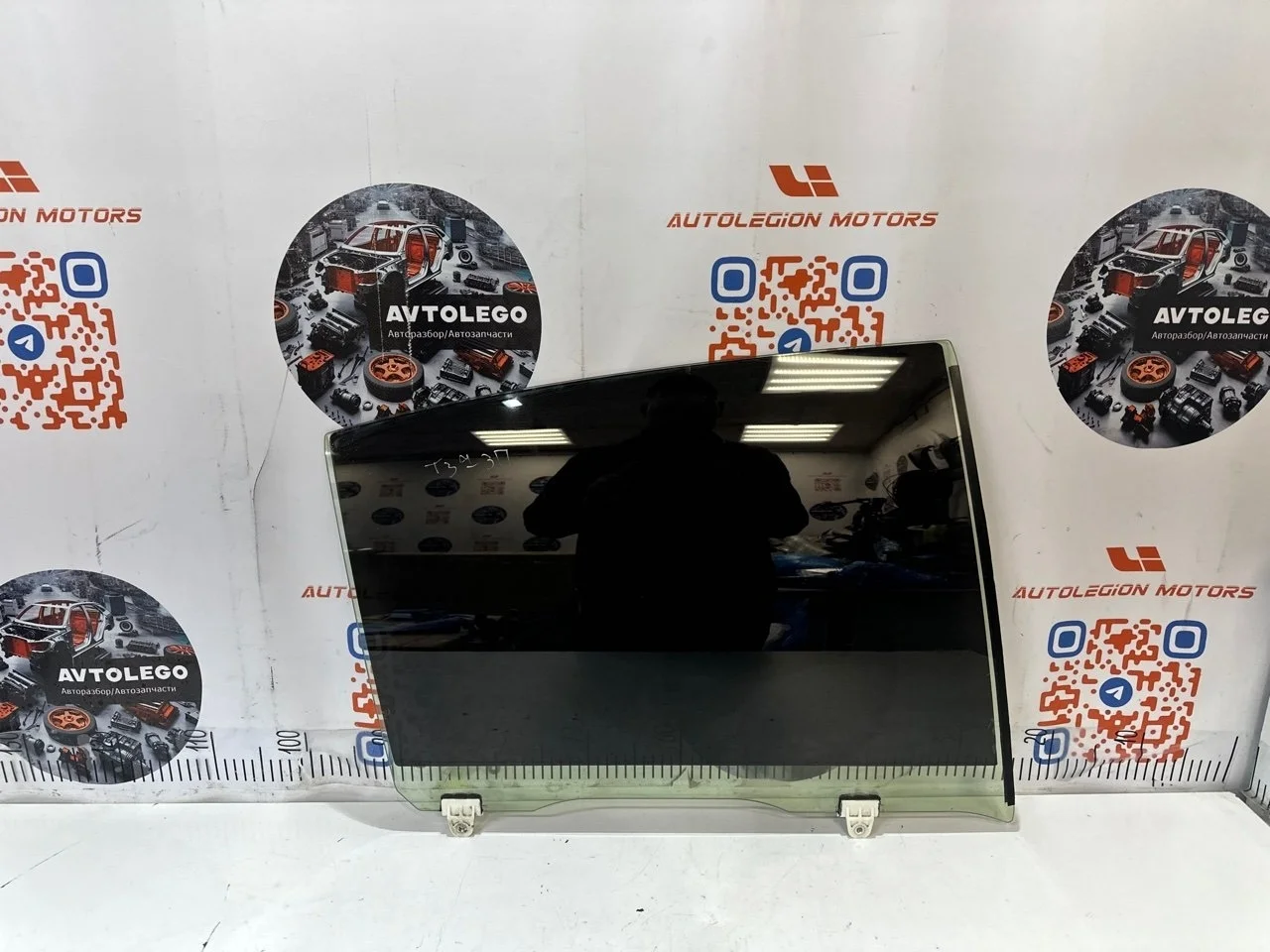 Стекло заднее правое Infiniti Q50 2016 V37