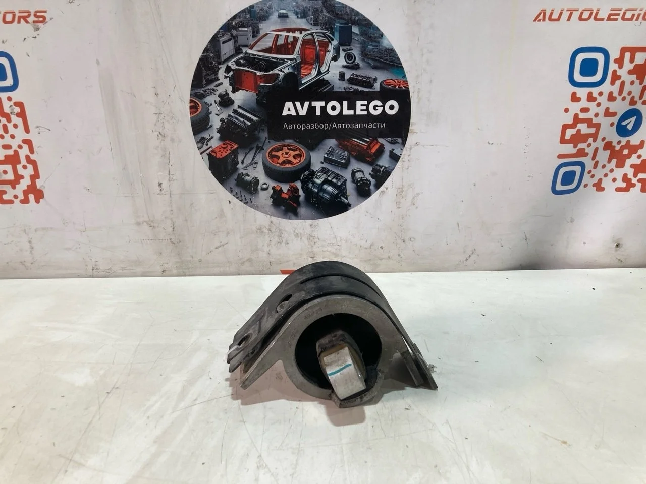Опора КПП Jaguar XJL 2012 C2P8353 X351 508PN