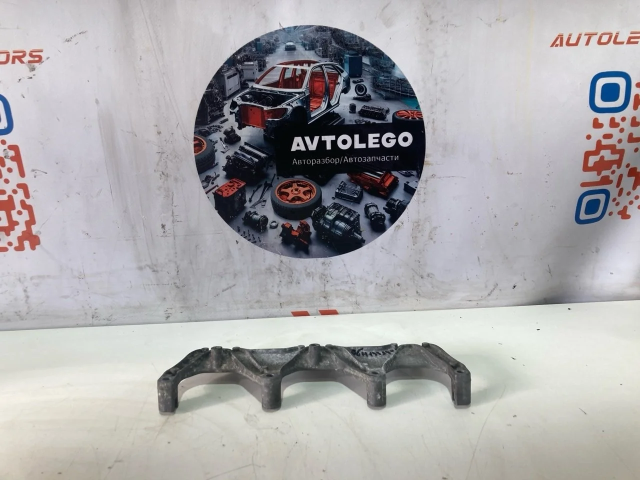 Кронштейн Audi Q5 2010 8R