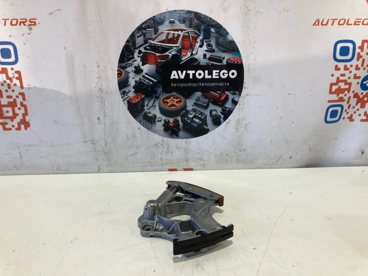Натяжитель цепи ГРМ Audi Q5 2010 06E109218T 8R CALB