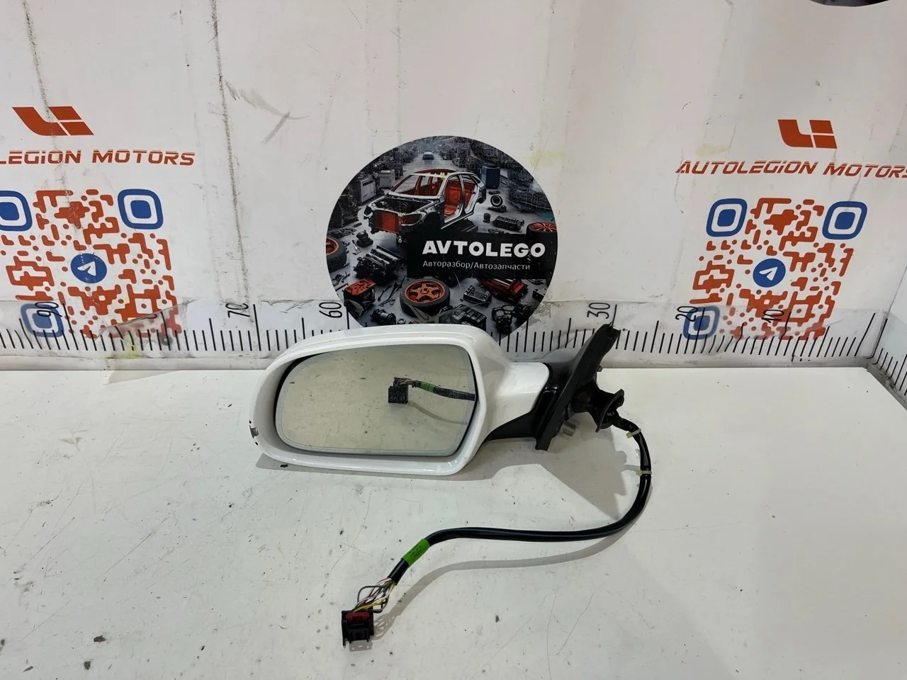 Зеркало левое Audi A4 2013 8K1857409AK01C B8 CPMA