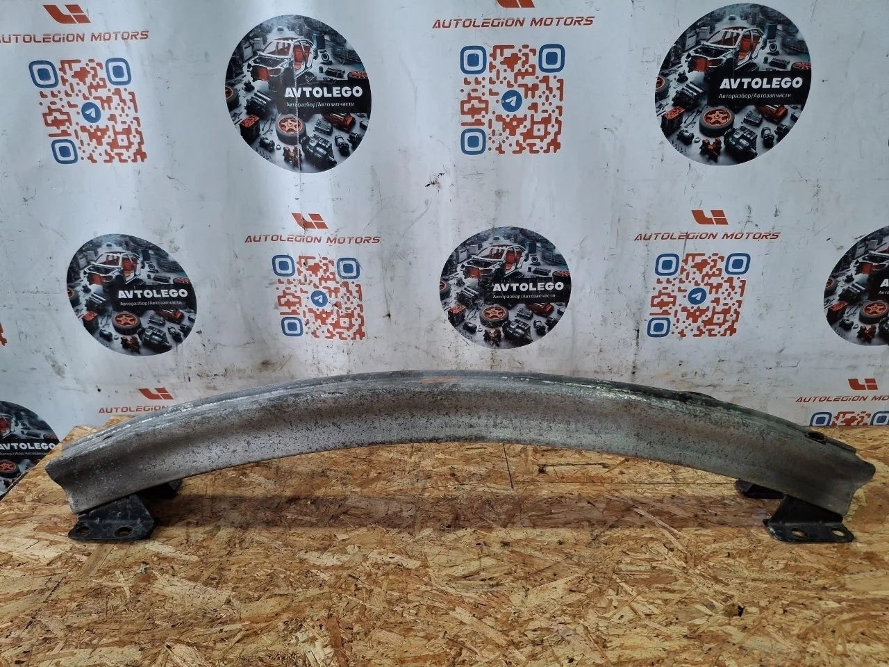 Усилитель бампера Audi Q7 2011 4L0807309 4L CJWC