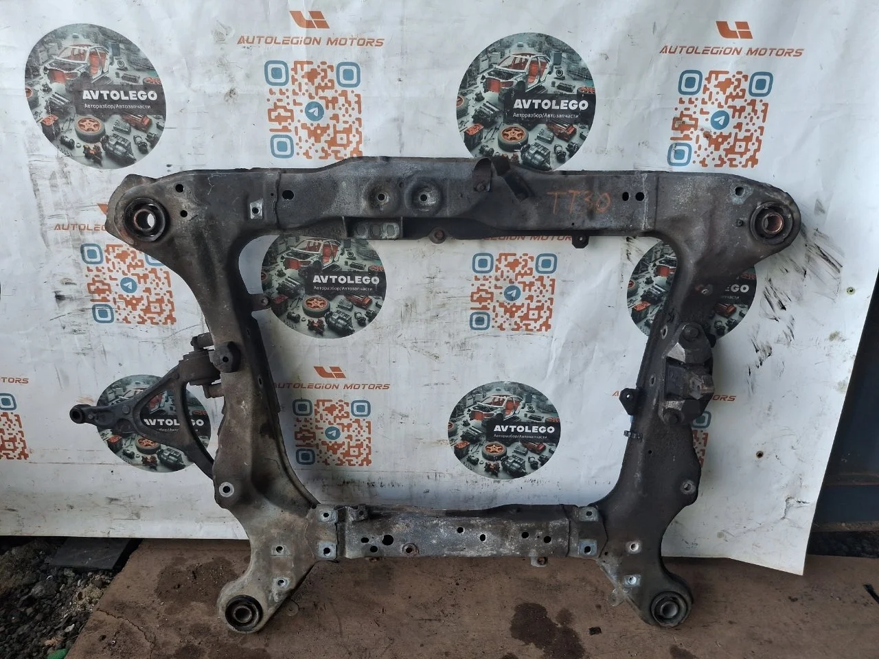 Подрамник передний Volvo XC90 2009 30776401 B8444S