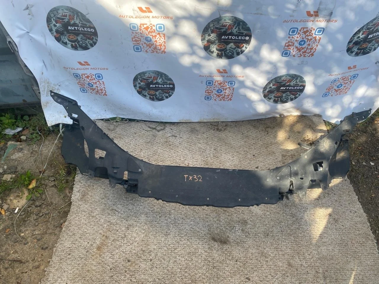 Передняя панель (телевизор) Volvo S60 2012