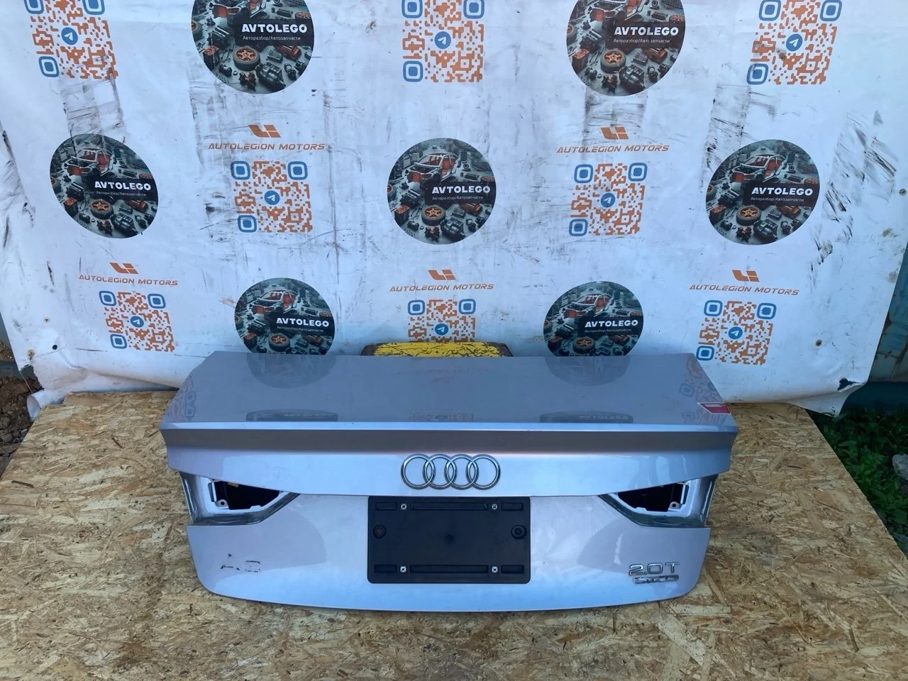 Крышка багажника Audi A3 2016 8V5827025F 8V CNTC