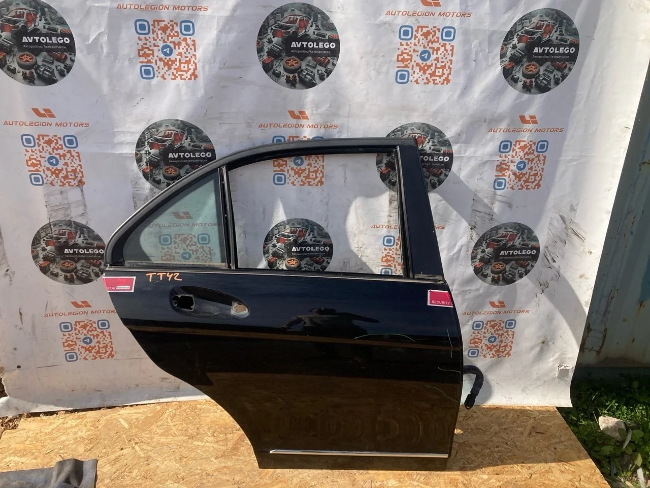 Дверь Mercedes benz C300 2011 W204