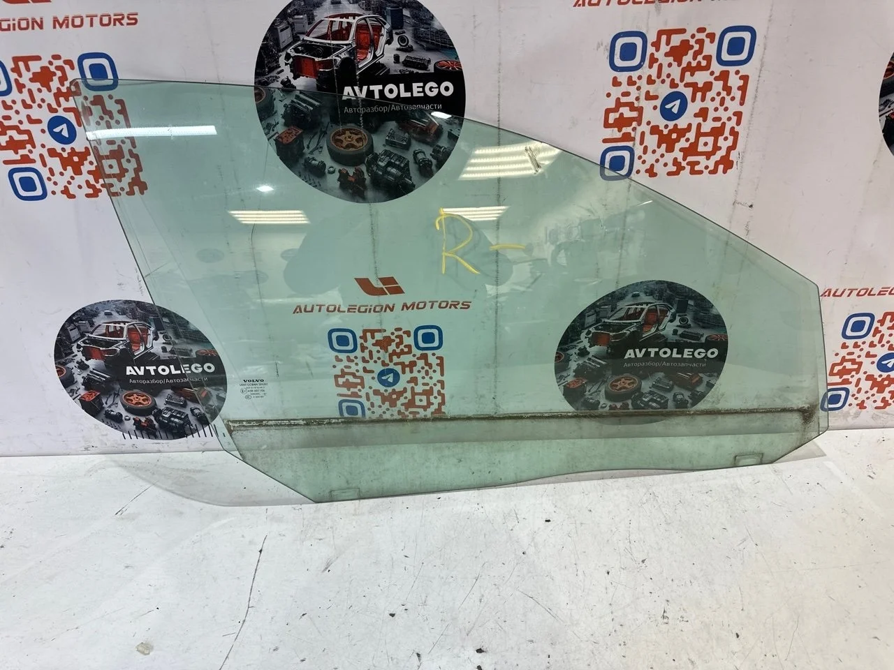 Стекло переднее правое Volvo V70 2008