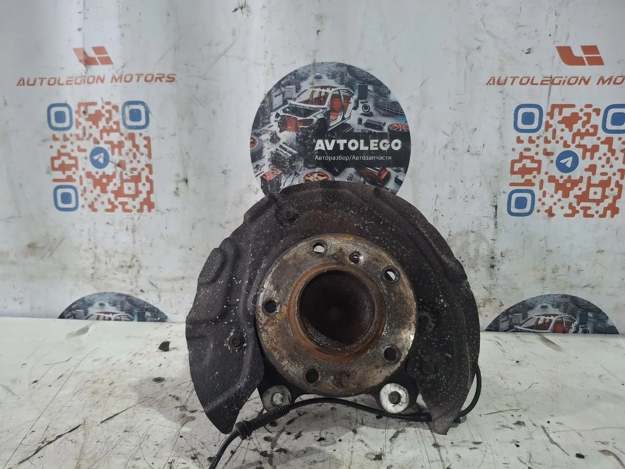 Кулак передний левый BMW 116I 2006 31216793923 E87 N45