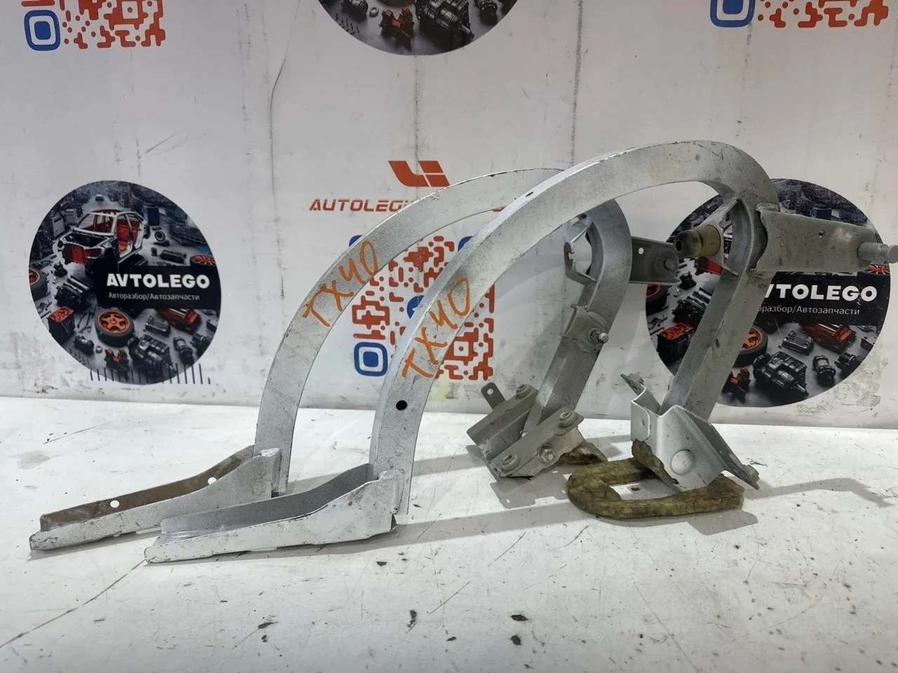 Петли багажника Volvo S90 2017 31371792 B4204T27