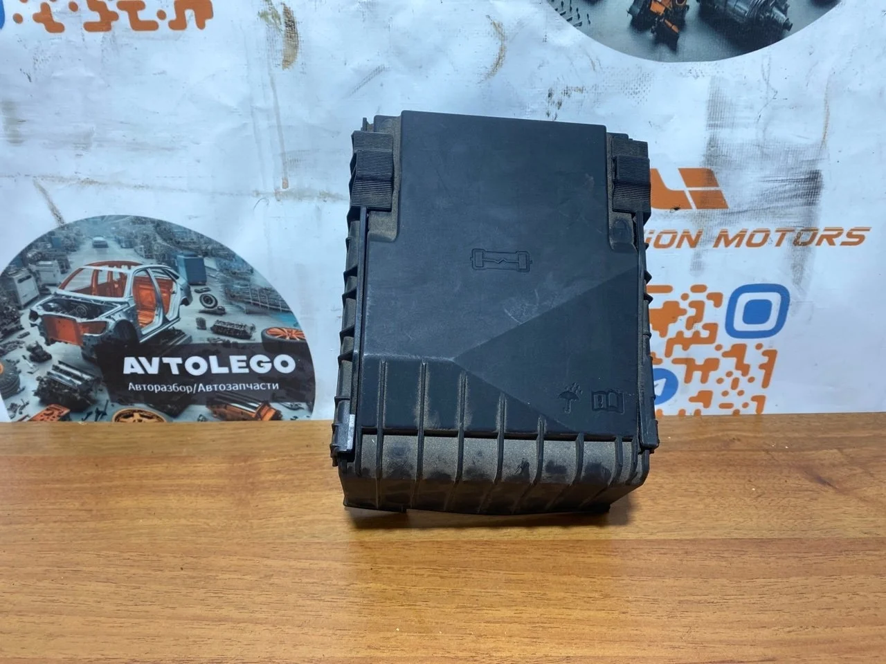 Крышка блока предохранителей VW Tiguan 2011 1K0937132F 1 CCTA