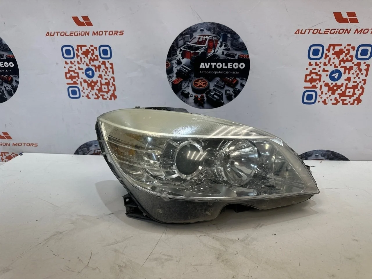 Фара Mercedes benz C300 2009 W204
