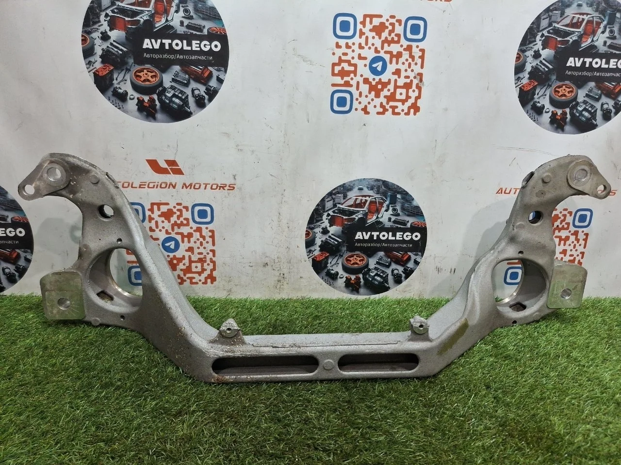 Балка продольная под двс Porsche Cayenne 2008 957