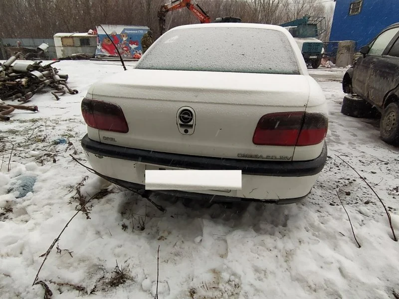 Продажа Opel Omega 2.0 (136Hp) (X20XEV) RWD MT по запчастям