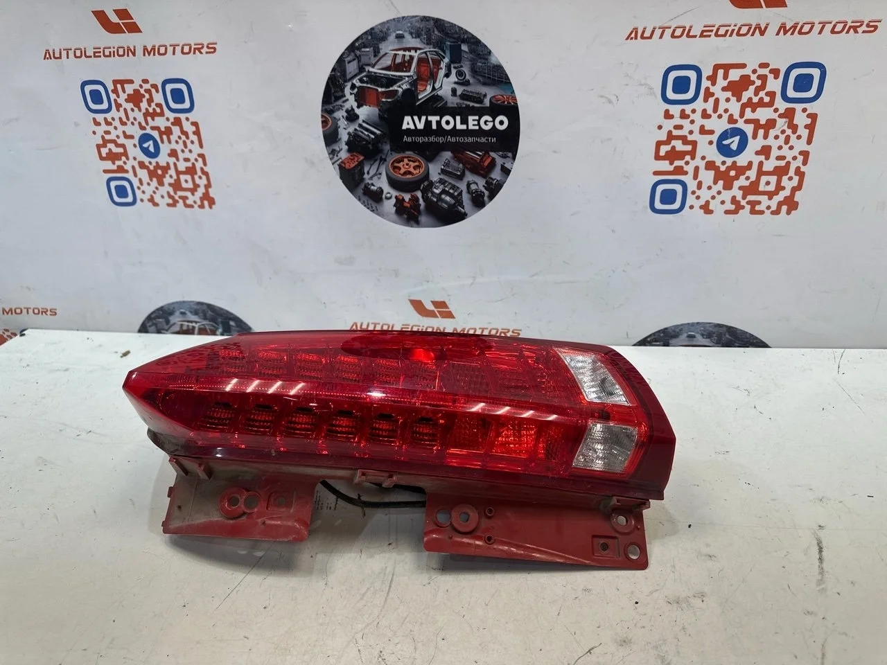 Фонарь правый Cadillac SRX 2012 22774015 FFN LFX