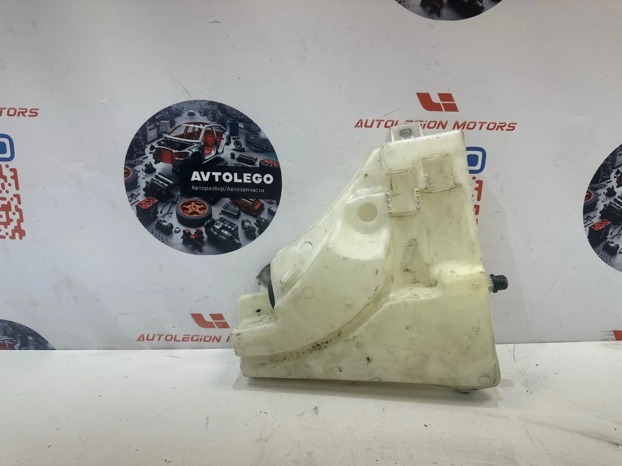 Бачок стеклоомывателя VW Passat CC 2013 7P0955453 CCTA