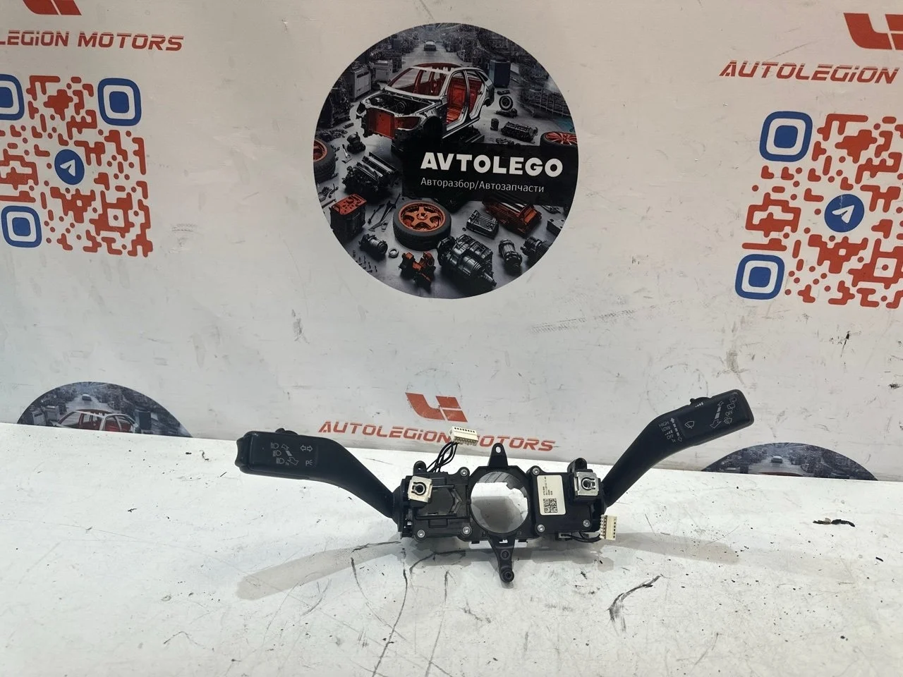 Блок подрулевых переключателей VW Tiguan 2013 5K0953501AT 1 CCTA