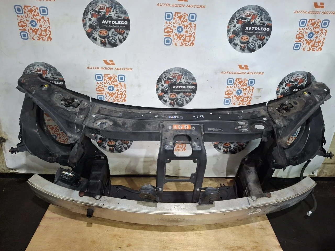 Передняя панель (телевизор) Mercedes benz GL450 2011 X164